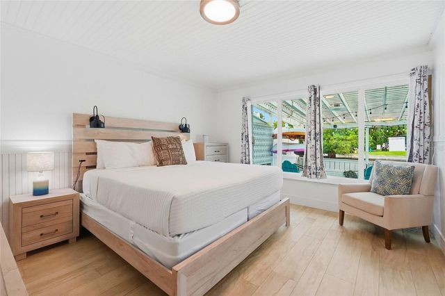 28 SEASIDE COURT, Holmes Beach, FL 34217