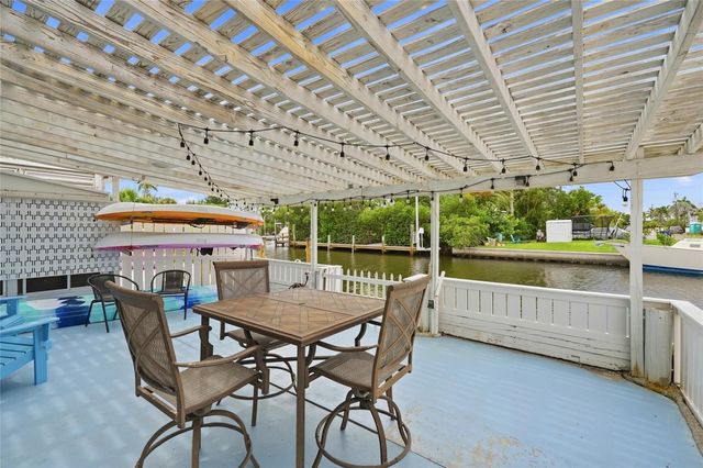 28 SEASIDE COURT, Holmes Beach, FL 34217