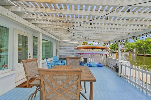 28 SEASIDE COURT, Holmes Beach, FL 34217