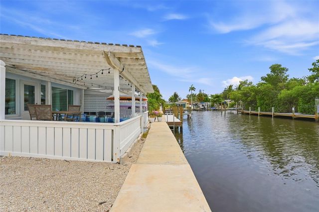 28 SEASIDE COURT, Holmes Beach, FL 34217
