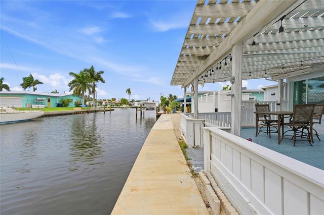 28 SEASIDE COURT, Holmes Beach, FL 34217