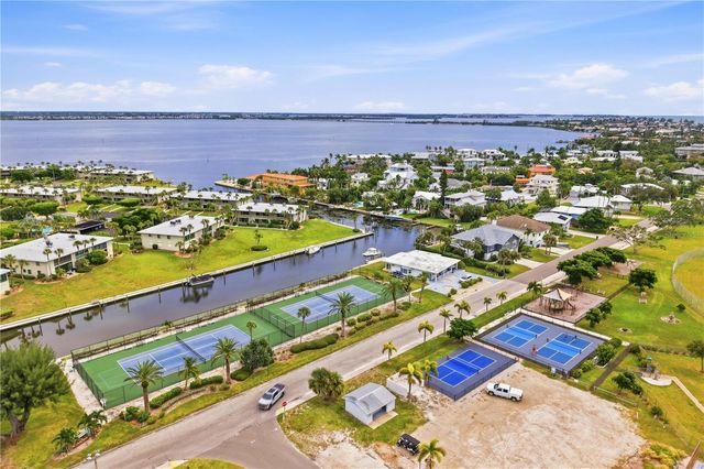 28 SEASIDE COURT, Holmes Beach, FL 34217