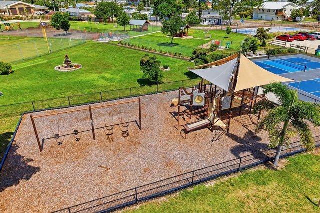 28 SEASIDE COURT, Holmes Beach, FL 34217