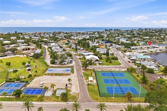 28 SEASIDE COURT, Holmes Beach, FL 34217