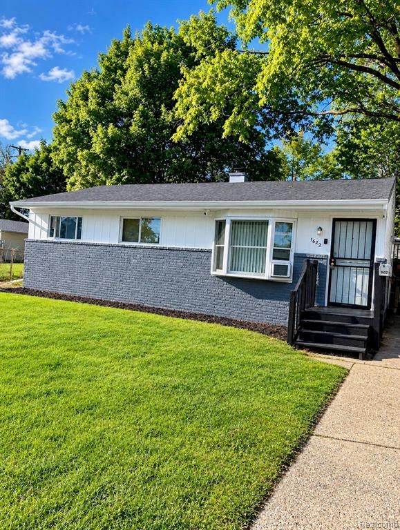 1622 Barbara Drive, Flint, MI 48504
