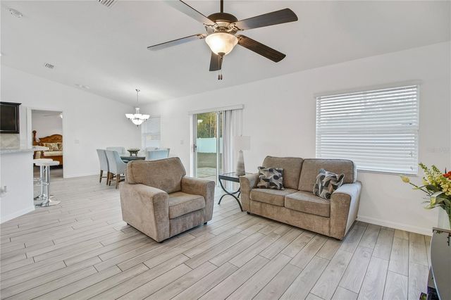 314 STONE CASTLE LOOP, Lady Lake, FL 32159