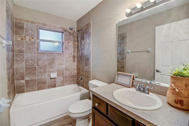 314 STONE CASTLE LOOP, Lady Lake, FL 32159