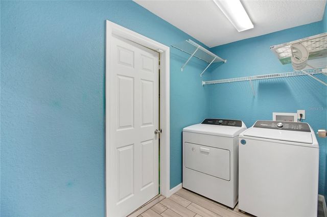 314 STONE CASTLE LOOP, Lady Lake, FL 32159