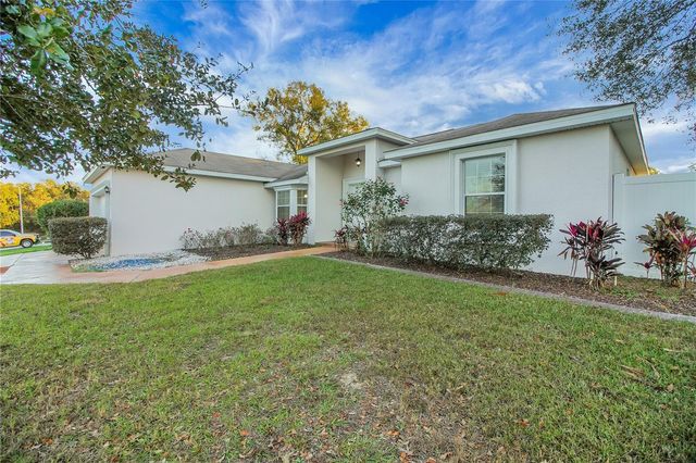 314 STONE CASTLE LOOP, Lady Lake, FL 32159