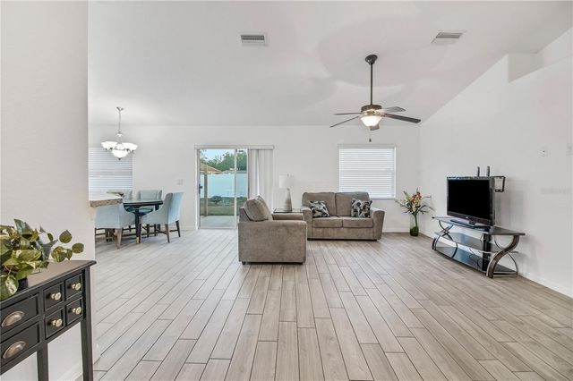 314 STONE CASTLE LOOP, Lady Lake, FL 32159