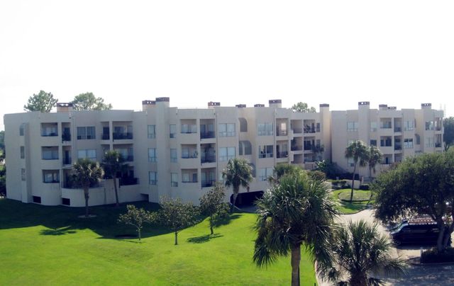 1306 Marina Bay Drive 205C, Clear Lake Shores, TX 77565