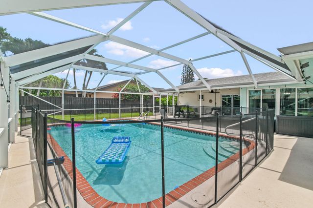11249 Pine Valley Drive, Wellington, FL 33414