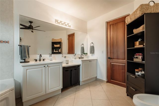 3 B, Dorado, PR 00646