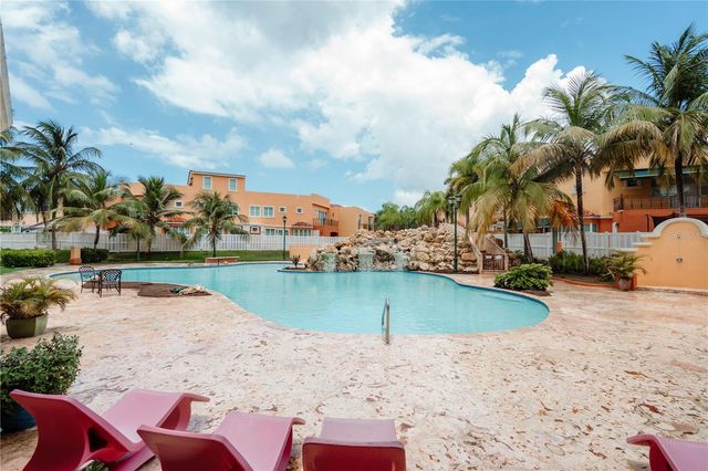 3 B, Dorado, PR 00646