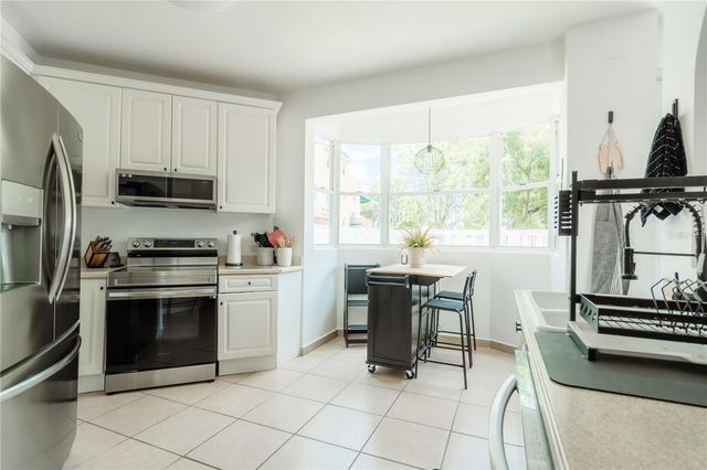 3 B, Dorado, PR 00646