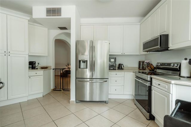 3 B, Dorado, PR 00646