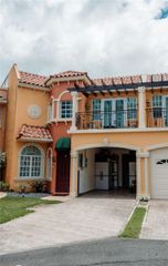 3 B, Dorado, PR 00646