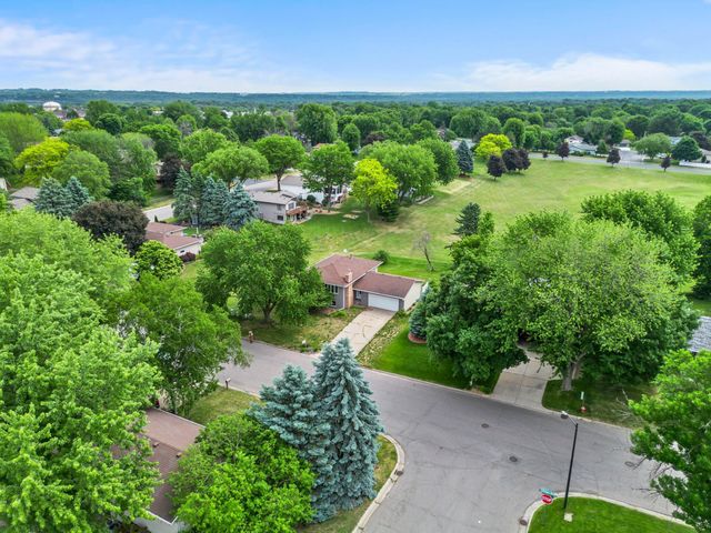 1445 Brittany Road, Hastings, MN 55033