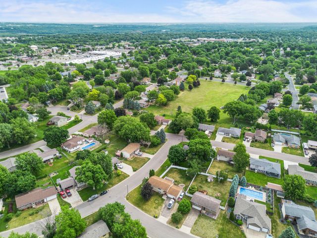 1445 Brittany Road, Hastings, MN 55033