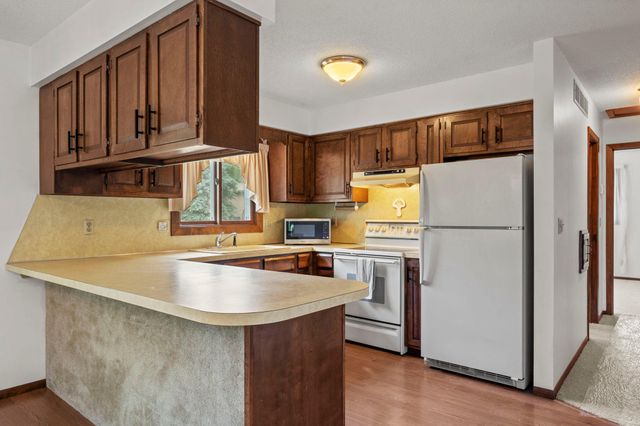 1445 Brittany Road, Hastings, MN 55033