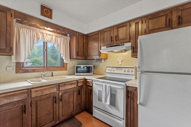 1445 Brittany Road, Hastings, MN 55033