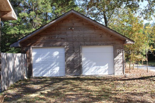 1138 Mill Pond Rd, Varnville, SC 29944