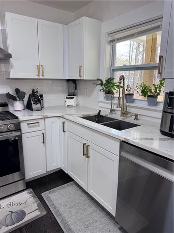 547 Windsor Drive, Forest Park, GA 30297