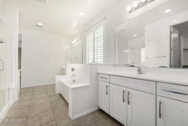 1527 W WINDHAVEN Avenue, Gilbert, AZ 85233