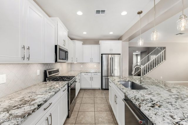 1527 W WINDHAVEN Avenue, Gilbert, AZ 85233