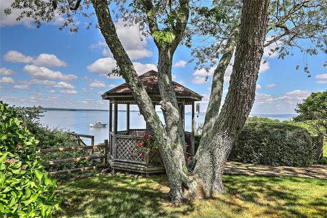 129 Seaside Drive, Jamestown, RI 02835
