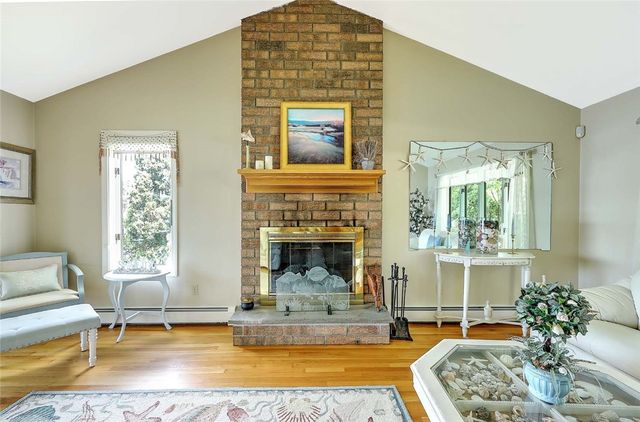 129 Seaside Drive, Jamestown, RI 02835