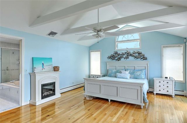 129 Seaside Drive, Jamestown, RI 02835