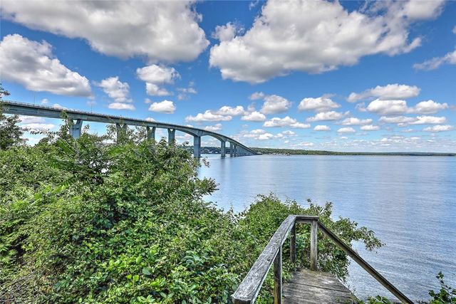 129 Seaside Drive, Jamestown, RI 02835