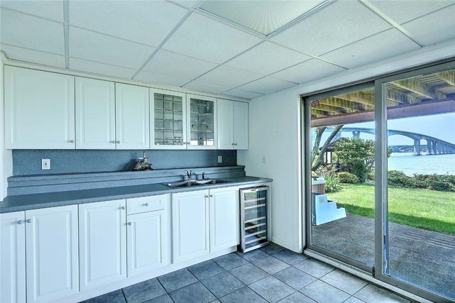 129 Seaside Drive, Jamestown, RI 02835