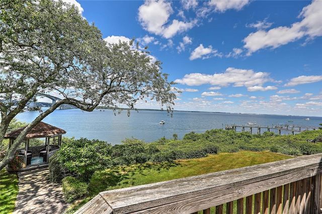 129 Seaside Drive, Jamestown, RI 02835
