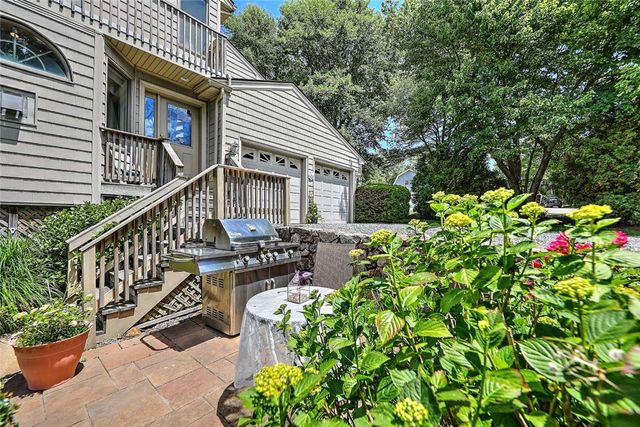 129 Seaside Drive, Jamestown, RI 02835