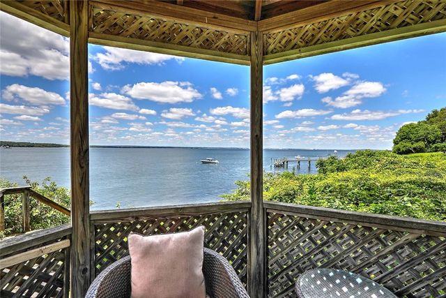 129 Seaside Drive, Jamestown, RI 02835