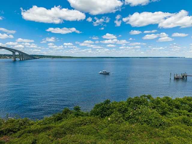 129 Seaside Drive, Jamestown, RI 02835