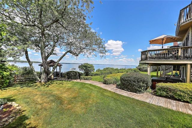 129 Seaside Drive, Jamestown, RI 02835
