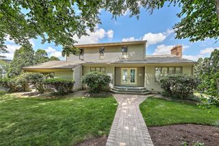 129 Seaside Drive, Jamestown, RI 02835