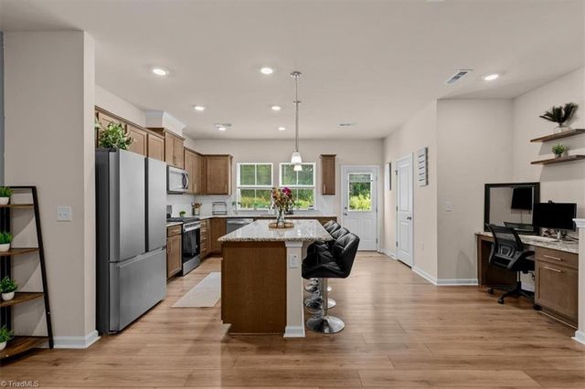 903 Falls Grove Trail, High Point, NC 27265