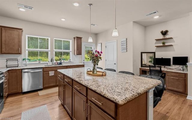903 Falls Grove Trail, High Point, NC 27265
