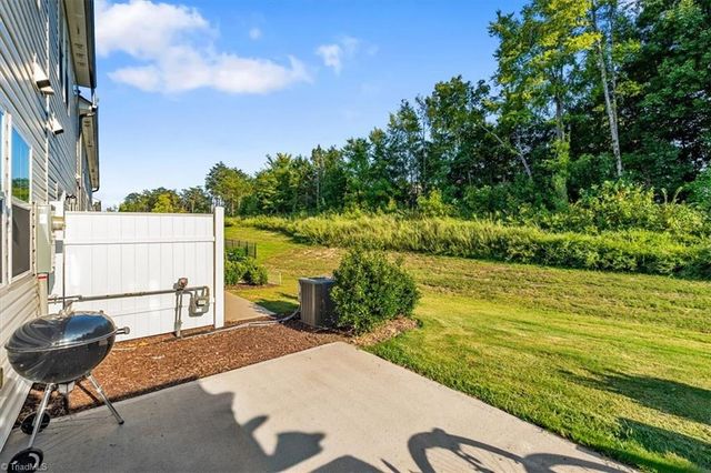 903 Falls Grove Trail, High Point, NC 27265