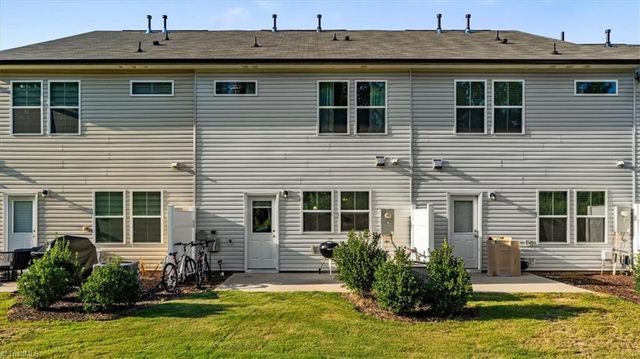 903 Falls Grove Trail, High Point, NC 27265