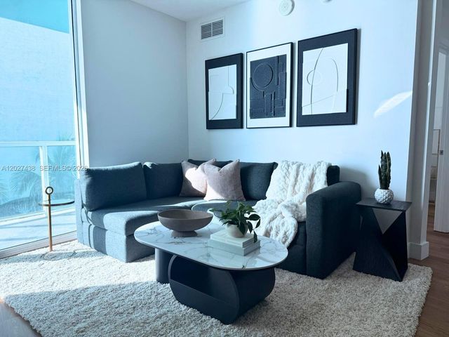 1900 N Bayshore Dr 1417, Miami, FL 33132