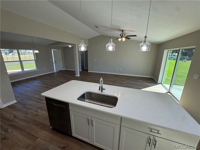 8781 N Quarry Drive, Citrus Springs, FL 34434