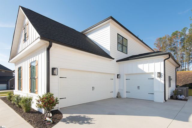 302 Forest Edge Road, Piedmont, SC 29673