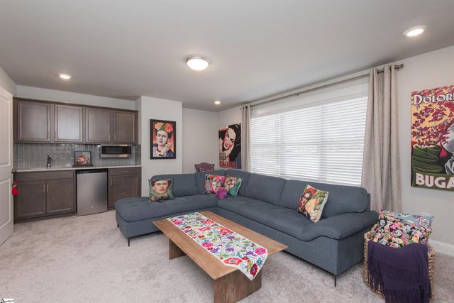 302 Forest Edge Road, Piedmont, SC 29673
