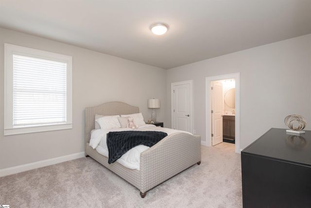 302 Forest Edge Road, Piedmont, SC 29673