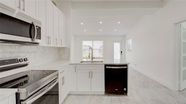 1035 NW 11th Ct, Fort Lauderdale, FL 33311